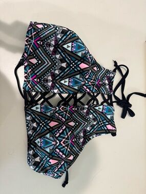 Geometric Cutout One-Piece Swimsuit in Black/Blue/Pink